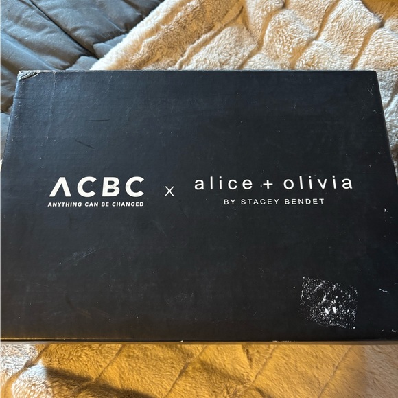 NIB Alice and Olivia Thea Sneaker - Picture 8 of 8